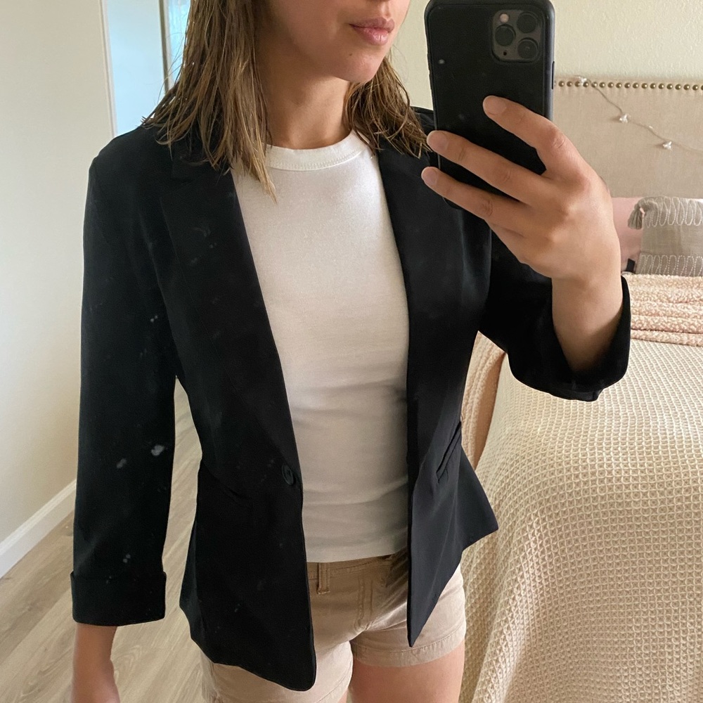 BLACK BLAZER